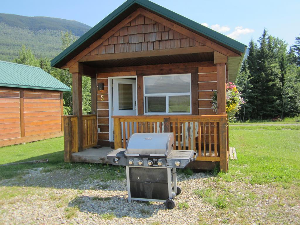 Beaver Creek Lodge And Cabins Макбрайд Номер фото